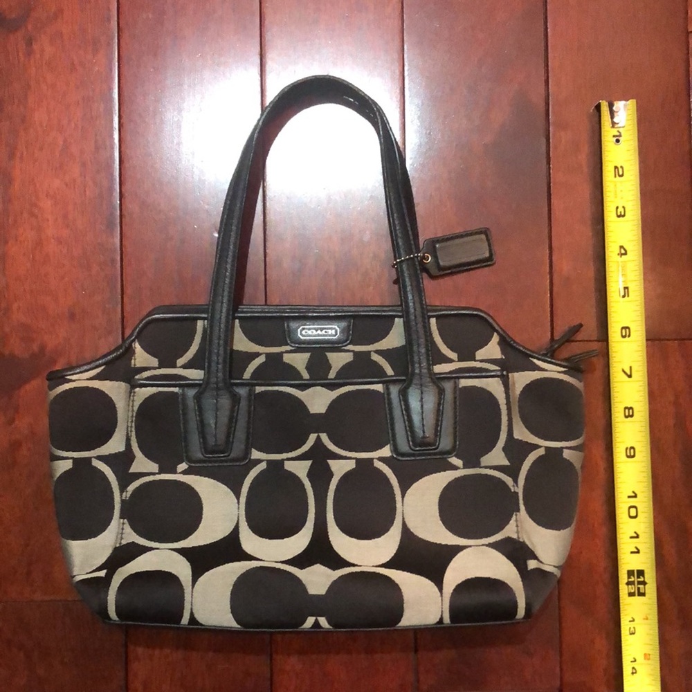 Coach purse handbag black leather gray signature C pattern shoulder bag zipper - Picture 7 of 11